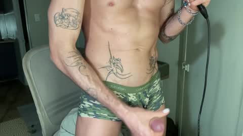 Snapshot of chriscool93 chatting on 01-02-25, 07:44 Content creator  artist online show from 01-02-25, 07:44