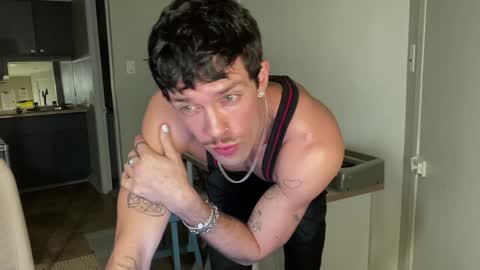 Snapshot of chriscool93 chatting on 01-03-25, 07:38 Content creator  artist online show from 01-03-25, 07:38