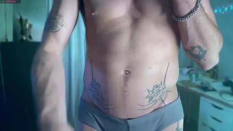 Snapshot of chriscool93 chatting on 10-06-25, 02:20 Content creator  artist online show from 10-06-25, 02:20