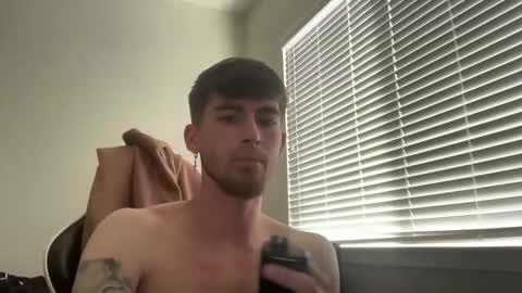 Snapshot of chrisoncam01 chatting on 10-17-25, 08:11 chrisoncam01 online show from 10-17-25, 08:11