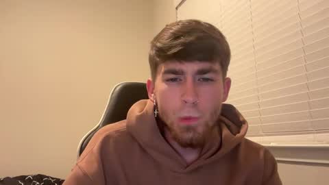 Snapshot of chrisoncam01 chatting on 10-21-25, 04:35 chrisoncam01 online show from 10-21-25, 04:35