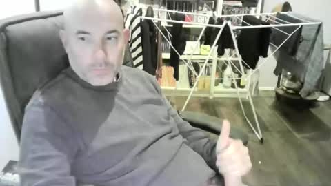 chrisprngr online show from 05-05-26, 09:34