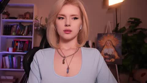 chriss_foxx online show from 04-23-26, 03:36