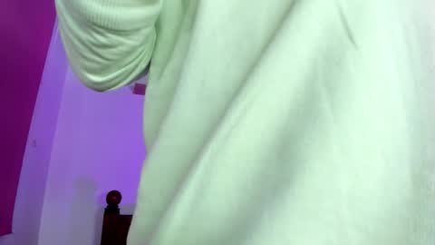 Hi dont forguet to follow me    online show from 11-20-25, 08:30