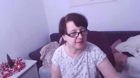 Snapshot of christarose chatting on 12-28-24, 12:47 Christa online show from 12-28-24, 12:47