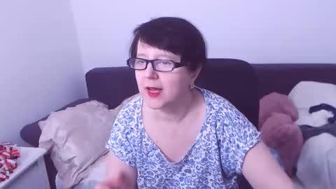 Snapshot of christarose chatting on 01-01-25, 07:21 Christa online show from 01-01-25, 07:21