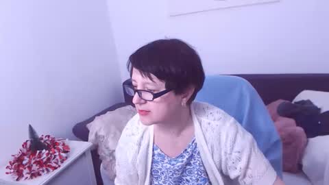 Snapshot of christarose chatting on 01-01-25, 10:24 Christa online show from 01-01-25, 10:24