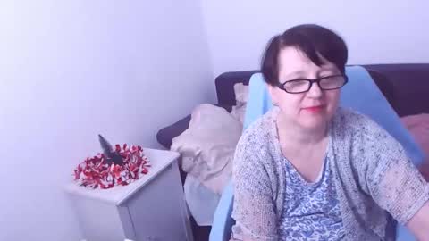 Snapshot of christarose chatting on 01-05-25, 09:25 Christa online show from 01-05-25, 09:25