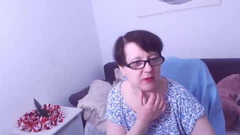 Snapshot of christarose chatting on 01-06-25, 12:27 Christa online show from 01-06-25, 12:27