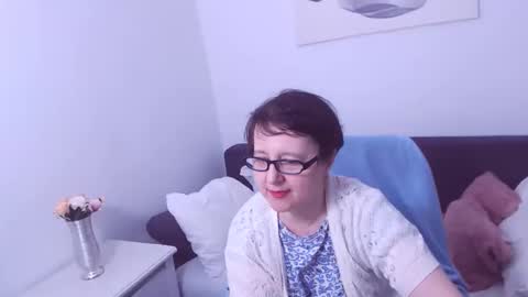 Snapshot of christarose chatting on 01-10-25, 04:33 Christa online show from 01-10-25, 04:33