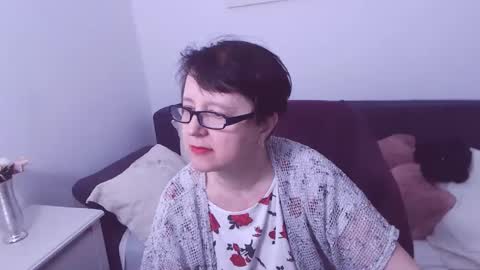 Snapshot of christarose chatting on 01-12-25, 09:40 Christa online show from 01-12-25, 09:40