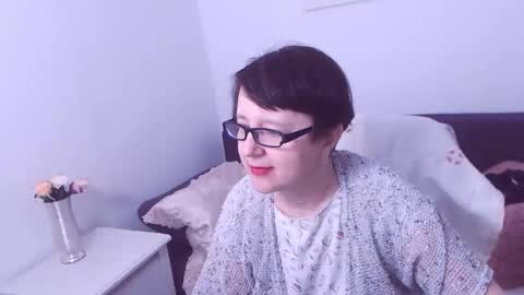 Snapshot of christarose chatting on 01-15-25, 07:01 Christa online show from 01-15-25, 07:01