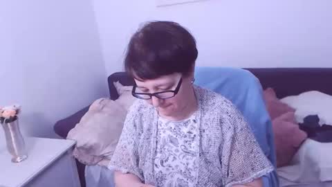 Snapshot of christarose chatting on 01-19-25, 05:39 Christa online show from 01-19-25, 05:39