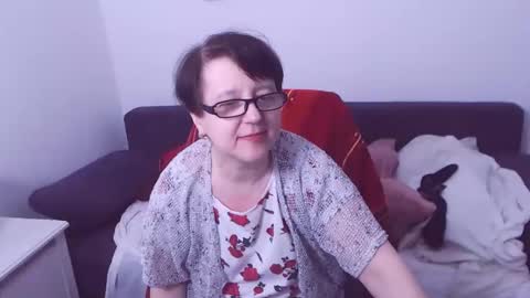 Snapshot of christarose chatting on 01-27-25, 12:54 Christa online show from 01-27-25, 12:54