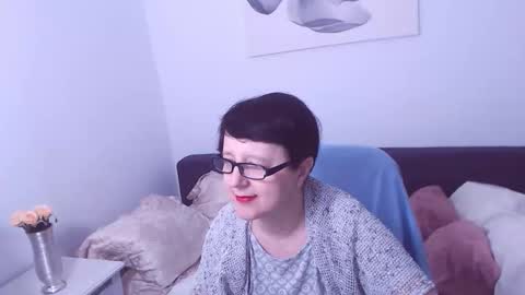 Snapshot of christarose chatting on 10-08-25, 11:57 Christa online show from 10-08-25, 11:57