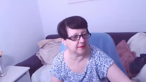 Snapshot of christarose chatting on 10-12-25, 12:42 Christa online show from 10-12-25, 12:42