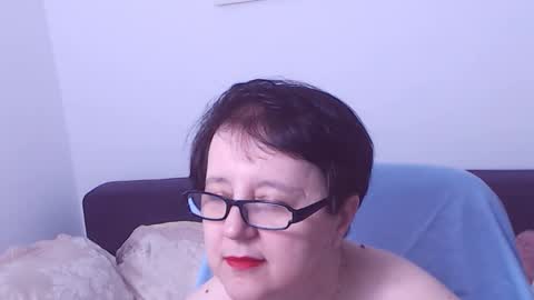 Snapshot of christarose chatting on 10-18-25, 11:38 Christa online show from 10-18-25, 11:38