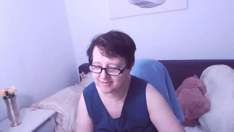 Snapshot of christarose chatting on 11-02-25, 12:57 Christa online show from 11-02-25, 12:57