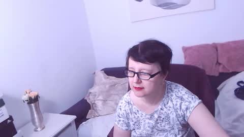 Snapshot of christarose chatting on 11-24-25, 02:00 Christa online show from 11-24-25, 02:00