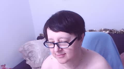 Snapshot of christarose chatting on 12-13-25, 08:25 Christa online show from 12-13-25, 08:25