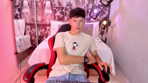 Snapshot of christian_foxx chatting on 03-15-26, 12:27 Christian online show from 03-15-26, 12:27