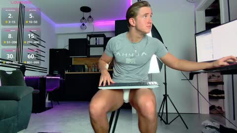 UPVOTE ME ------  ILL DO SOMETHING FOR FREE online show from 02-08-25, 06:12