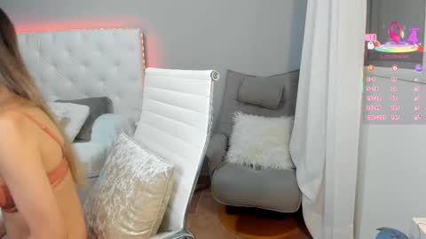 Snapshot of christiewells22 chatting on 02-11-26, 06:24 Christie online show from 02-11-26, 06:24