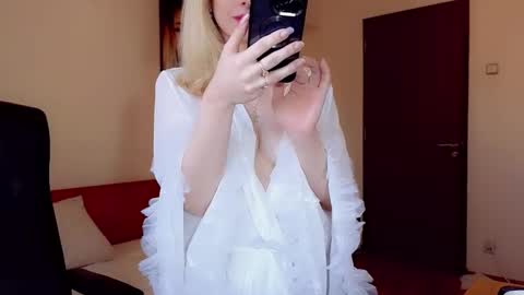 christihanson online show from 02-13-25, 07:03