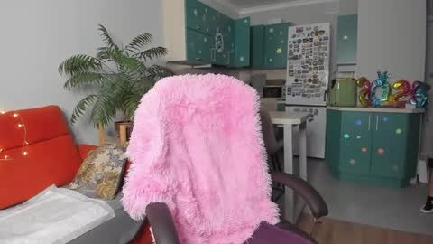Snapshot of christina_hot chatting on 01-12-25, 03:57 Chris online show from 01-12-25, 03:57