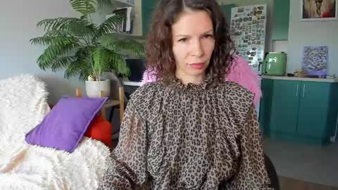 Chris online show from 06-04-26, 07:25