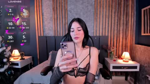 Snapshot of christina_johns chatting on 12-05-24, 02:11 Hi Im Christina. . Dont forget to follow me to have me close to you   online show from 12-05-24, 02:11