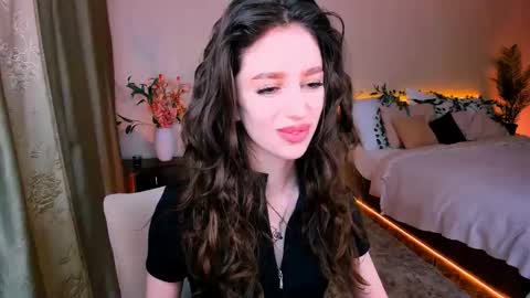 christinaconteeree online show from 09-29-25, 07:30