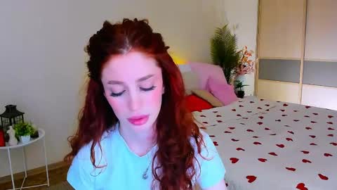 Snapshot of christinaconteeree chatting on 05-08-26, 07:19 christinaconteeree online show from 05-08-26, 07:19