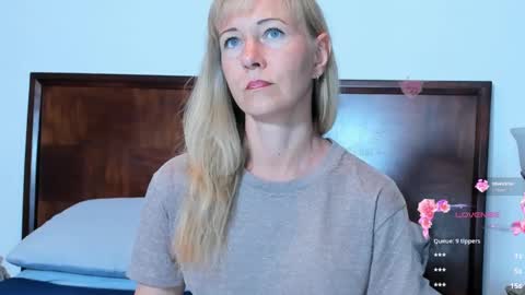 Snapshot of christine_35 chatting on 01-07-25, 01:03 Christine - online show from 01-07-25, 01:03