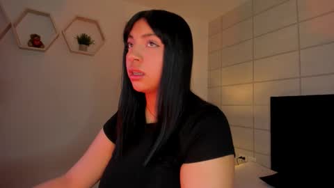 Christine  online show from 02-04-26, 12:00