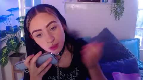 Snapshot of christine_julianne chatting on 10-25-25, 04:35 CALL ME C J online show from 10-25-25, 04:35