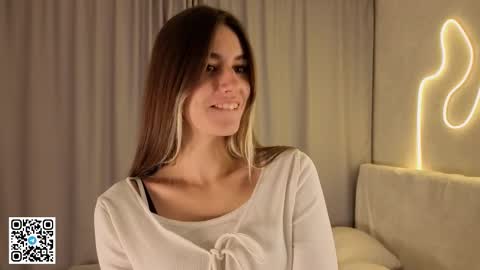 Snapshot of christinfinnie chatting on 12-02-25, 05:08 Ellie online show from 12-02-25, 05:08