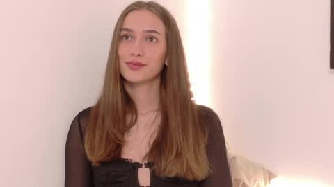 Snapshot of christinne_x chatting on 04-28-26, 04:28 Christy online show from 04-28-26, 04:28