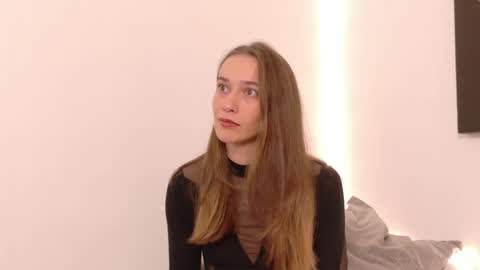 Snapshot of christinne_x chatting on 05-07-26, 05:13 Christy online show from 05-07-26, 05:13