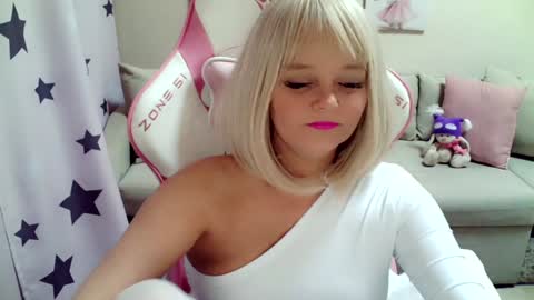 Christi online show from 12-25-24, 06:31