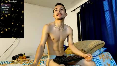 Snapshot of christopher__vans chatting on 05-04-26, 11:06 CHRISTOPHER online show from 05-04-26, 11:06