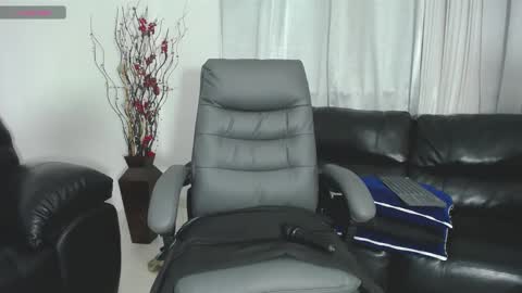 Christy Diaz online show from 10-30-25, 01:40