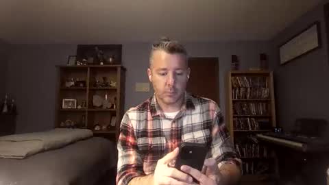 Snapshot of chrisw8121 chatting on 11-23-25, 10:04 chrisw8121 online show from 11-23-25, 10:04