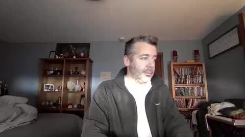 Snapshot of chrisw8121 chatting on 12-14-25, 05:18 chrisw8121 online show from 12-14-25, 05:18