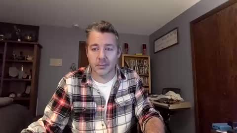 Snapshot of chrisw8121 chatting on 12-16-25, 05:23 chrisw8121 online show from 12-16-25, 05:23