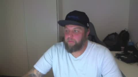 Snapshot of chrizz80 chatting on 12-06-24, 04:17 Chrizz online show from 12-06-24, 04:17