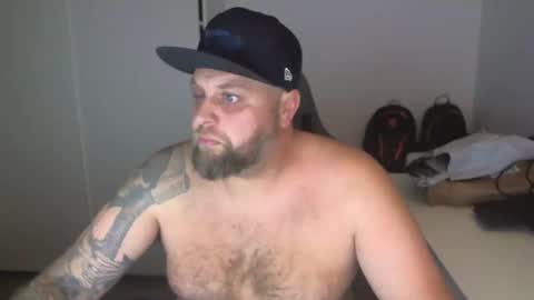 Snapshot of chrizz80 chatting on 12-12-24, 05:20 Chrizz online show from 12-12-24, 05:20