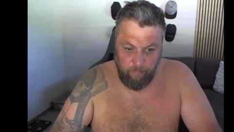 Snapshot of chrizz80 chatting on 09-19-25, 08:27 Chrizz online show from 09-19-25, 08:27