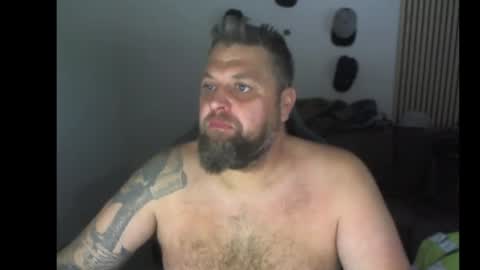 Snapshot of chrizz80 chatting on 10-29-25, 07:10 Chrizz online show from 10-29-25, 07:10