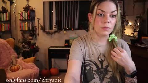 Chrys online show from 10-24-25, 05:26